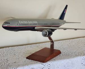 Large United Airlines Plane Model Boeing 777