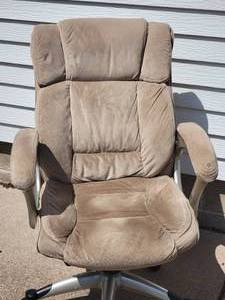 Ultra-Comfortable Office Desk Chair by Serta