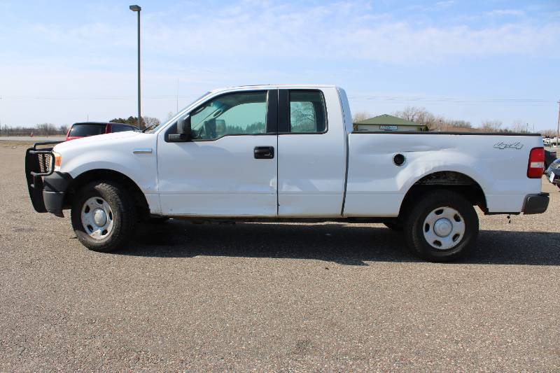 lot 11A image: 2005 Ford F150 XLT - 4X4