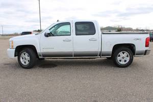 lot 6 image: 2011 Chevrolet Silverado 1500 LS - 4X4