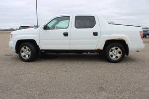 lot 7 image: 2008 Honda Ridgeline RT - 4X4