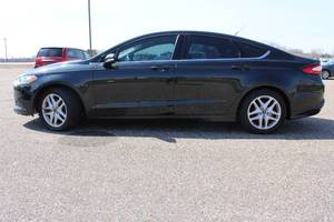 lot 15 image: 2013 Ford Fusion SE