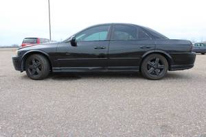 lot 19 image: 2002 Lincoln LS