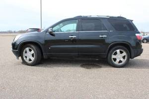 lot 17 image: 2010 GMC Acadia SLT
