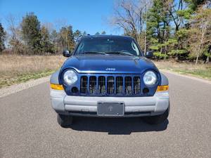 lot 16A image: 2006 Jeep Liberty Sport - 4x4