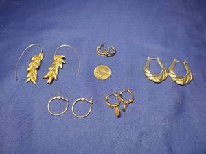 lot 105 image: Silver Colored Earing lot