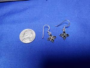 lot 123 image: Sterling Silver dangle earrings