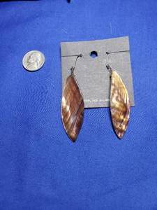 lot 122 image: Sterling Silver and Abilone Dangle Earrings
