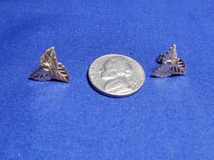 lot 118 image: Gold 14K Leaf earrings