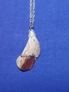 lot 216 image: Brown Tones Stone Pendent Necklace