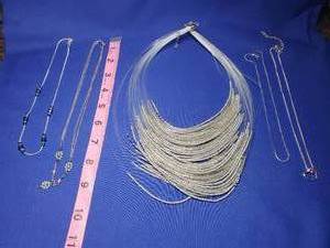 lot 230 image: Necklace Lot 230