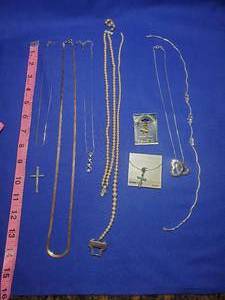 lot 234 image: Necklace Lot 234