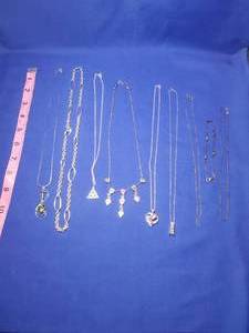 lot 242 image: Necklace Lot 242