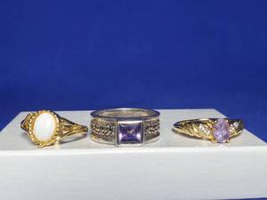 lot 323 image: Size 8 Ring Lot