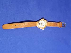 lot 18 image: Disney Dopey watch