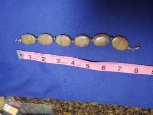 lot 75 image: Agate Bracelet