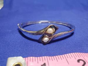 lot 73 image: 925 14K Sterling sliver and pearl bracelet