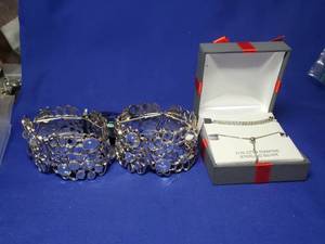 lot 52 image: bracelet&nbsplot