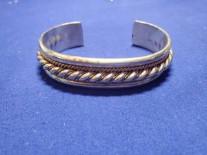 lot 77 image: Stainless 12012kgf bracelet