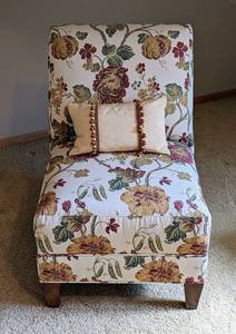 Lovely Floral Print Accent Chair