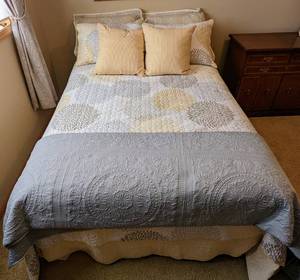 Queen Bedding Set