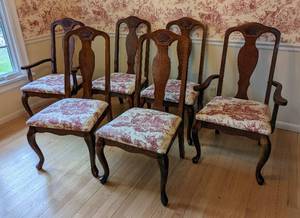 lot 1A image: Queen Anne Style Dining Chair Set