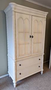 lot 11A image: Chris Madden White Armoire