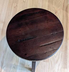 lot 13 image: Petite Espresso StoolStand