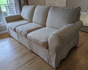 lot 15 image: La-Z-Boy Cream Sofa