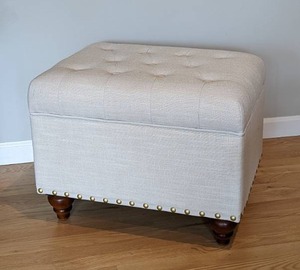 lot 18 image: Cream Upholstered Storage Ottoman