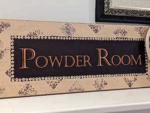 lot 31 image: Pretty Bathroom Wall Decor