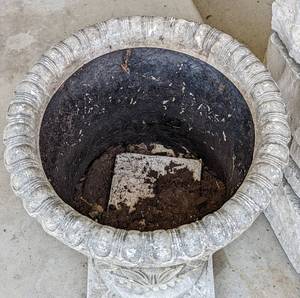 lot 81 image: Resin Planter