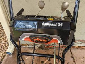 lot 89 image: Ariens Compact 24 Snow Blower