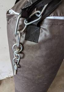 lot 94 image: Everlast Punching Bag