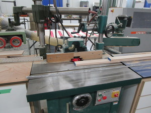 lot 13 image: Grizzly Spindle Shaper - powerfeed,...