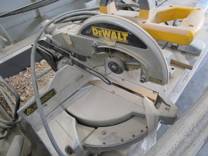 lot 42 image: DeWalt 10 compound miter saw, DW70...