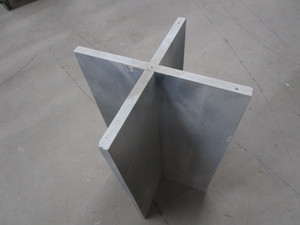 lot 57 image: Drying stands, various heights, mos...