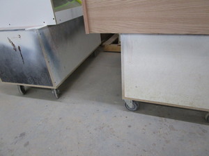 lot 59 image: Roller bases for material handling,...