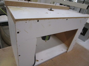 lot 67 image: Bosch router with table...