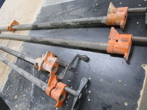 lot 68 image: Pony pipe clamps 1, pipes are 56-6...