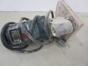 lot 118 image: Bosch 1608 router...