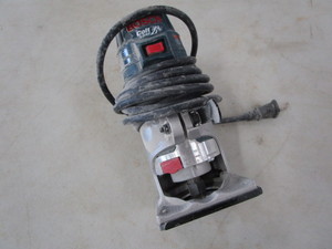 lot 119 image: Bosch Colt 1.0hp router...