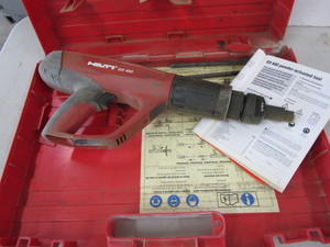 lot 130 image: Hilti DX460 concrete gun...
