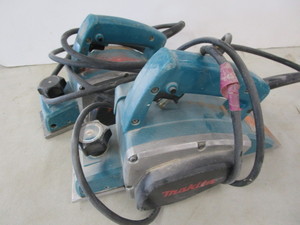 lot 133 image: Makita power planers 1900B - one ne...