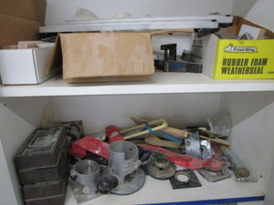 lot 164 image: Contents of cupboard...