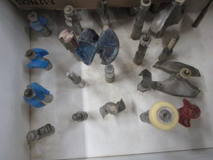 lot 203 image: Router bits 12 , qty 22...