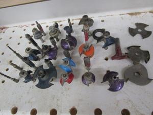 lot 207 image: Router bits 14, qty 34...