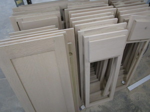 lot 233 image: Cabinet doors, mostly samples - gre...