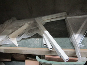 lot 286 image: White shelf & work station brackets...