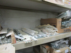 lot 290 image: Drawer slides, large quantity...